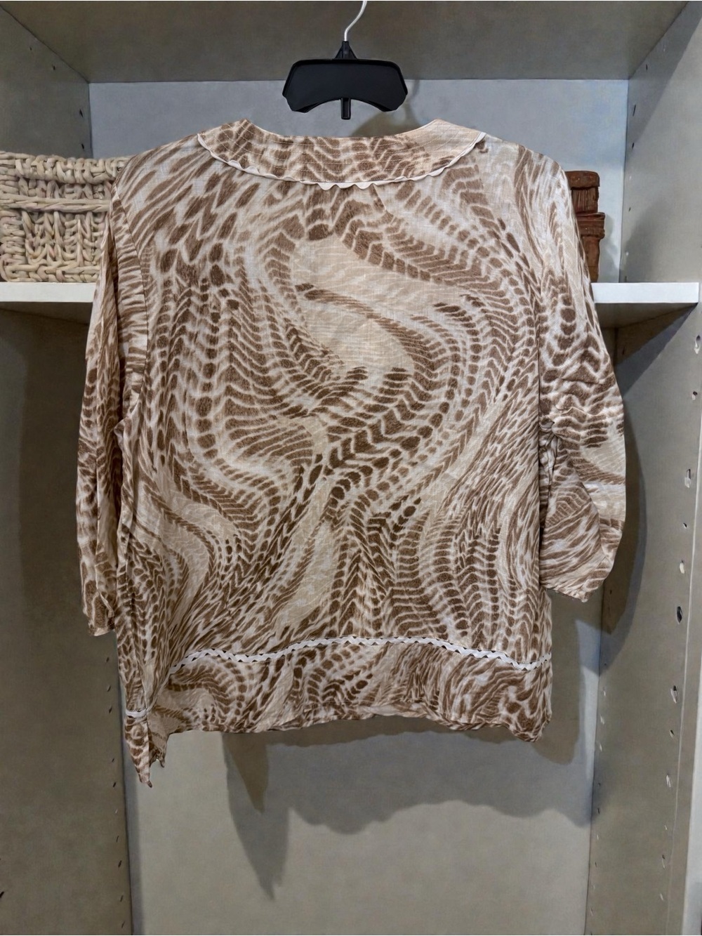 Ruby Rd. Brown & Beige Swirl V-Neck Blouse 100% Linen - Picture 4 of 4